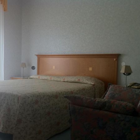 Hotel Lido Deiva Marina Ngoại thất bức ảnh