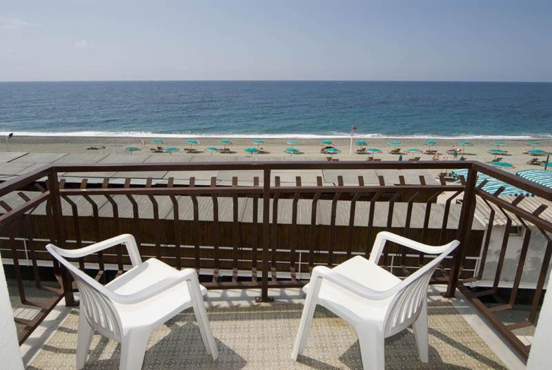 Hotel Lido Deiva Marina Ngoại thất bức ảnh