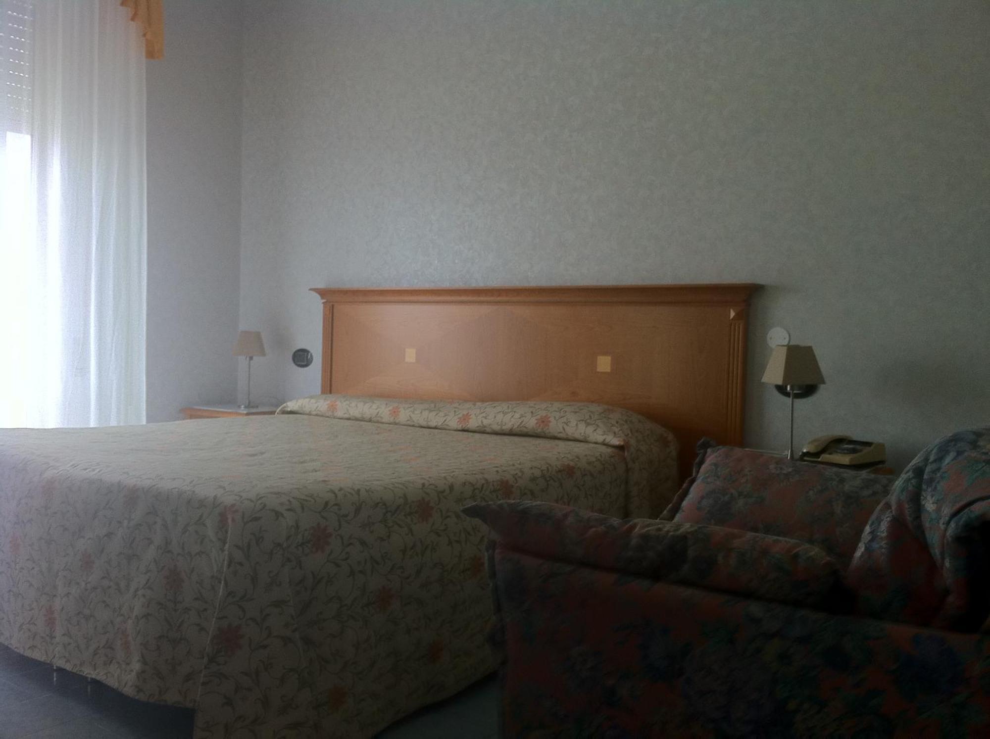 Hotel Lido Deiva Marina Ngoại thất bức ảnh