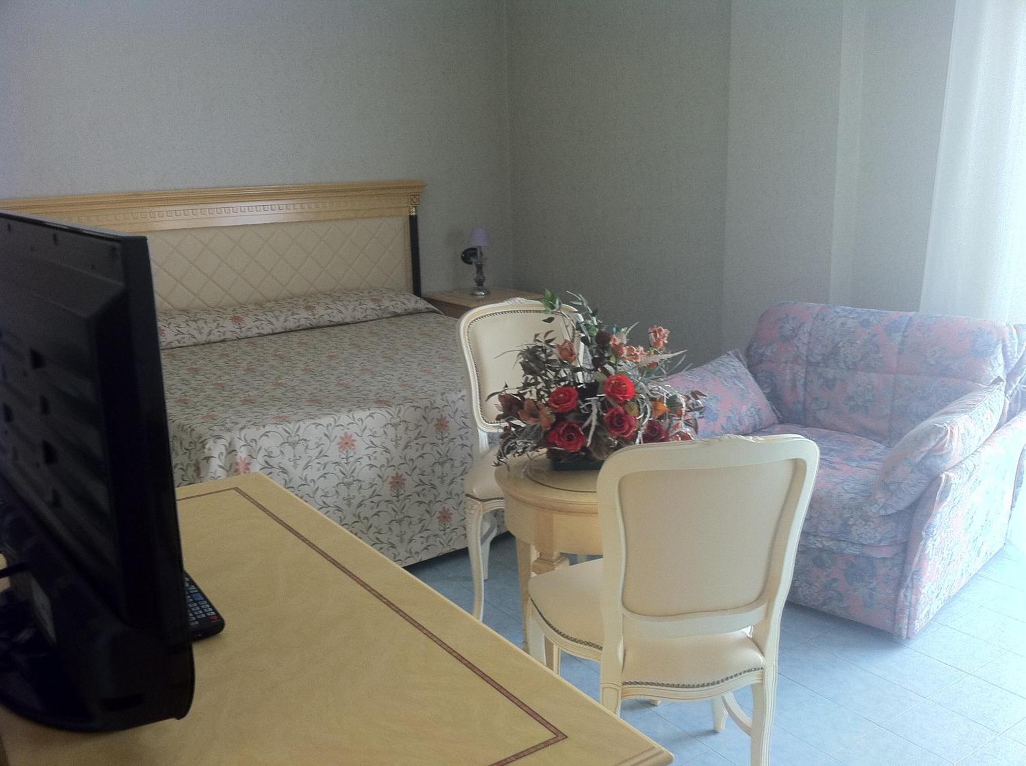 Hotel Lido Deiva Marina Ngoại thất bức ảnh