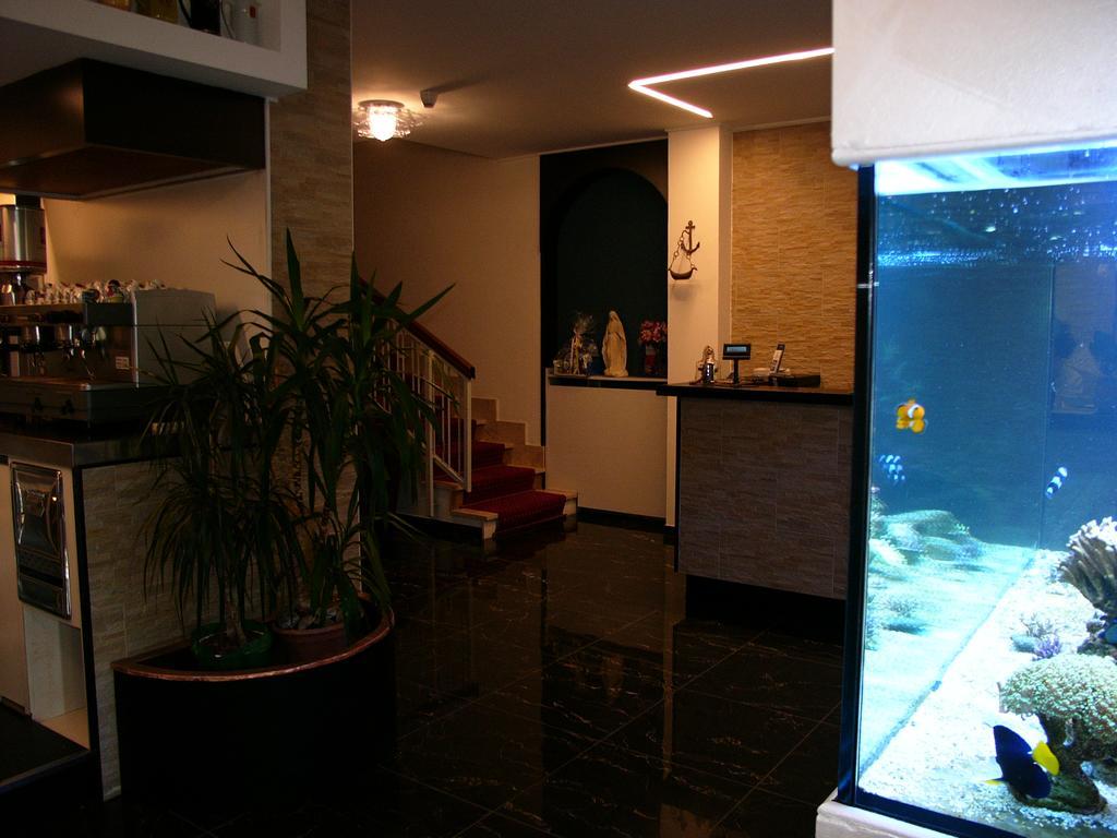 Hotel Lido Deiva Marina Ngoại thất bức ảnh