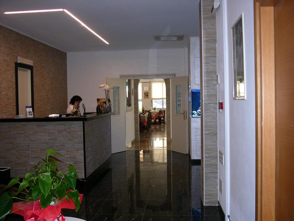 Hotel Lido Deiva Marina Ngoại thất bức ảnh