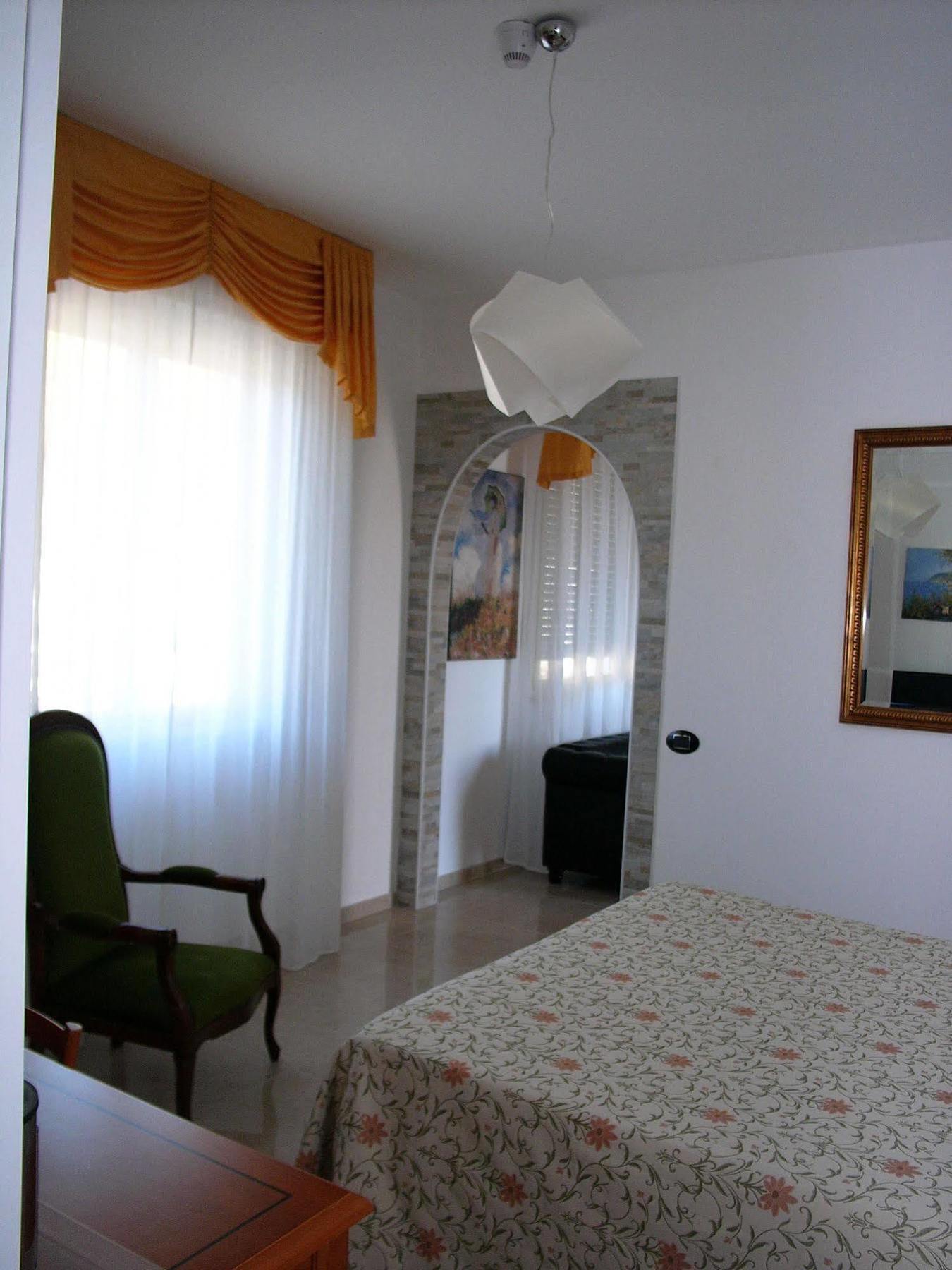 Hotel Lido Deiva Marina Ngoại thất bức ảnh