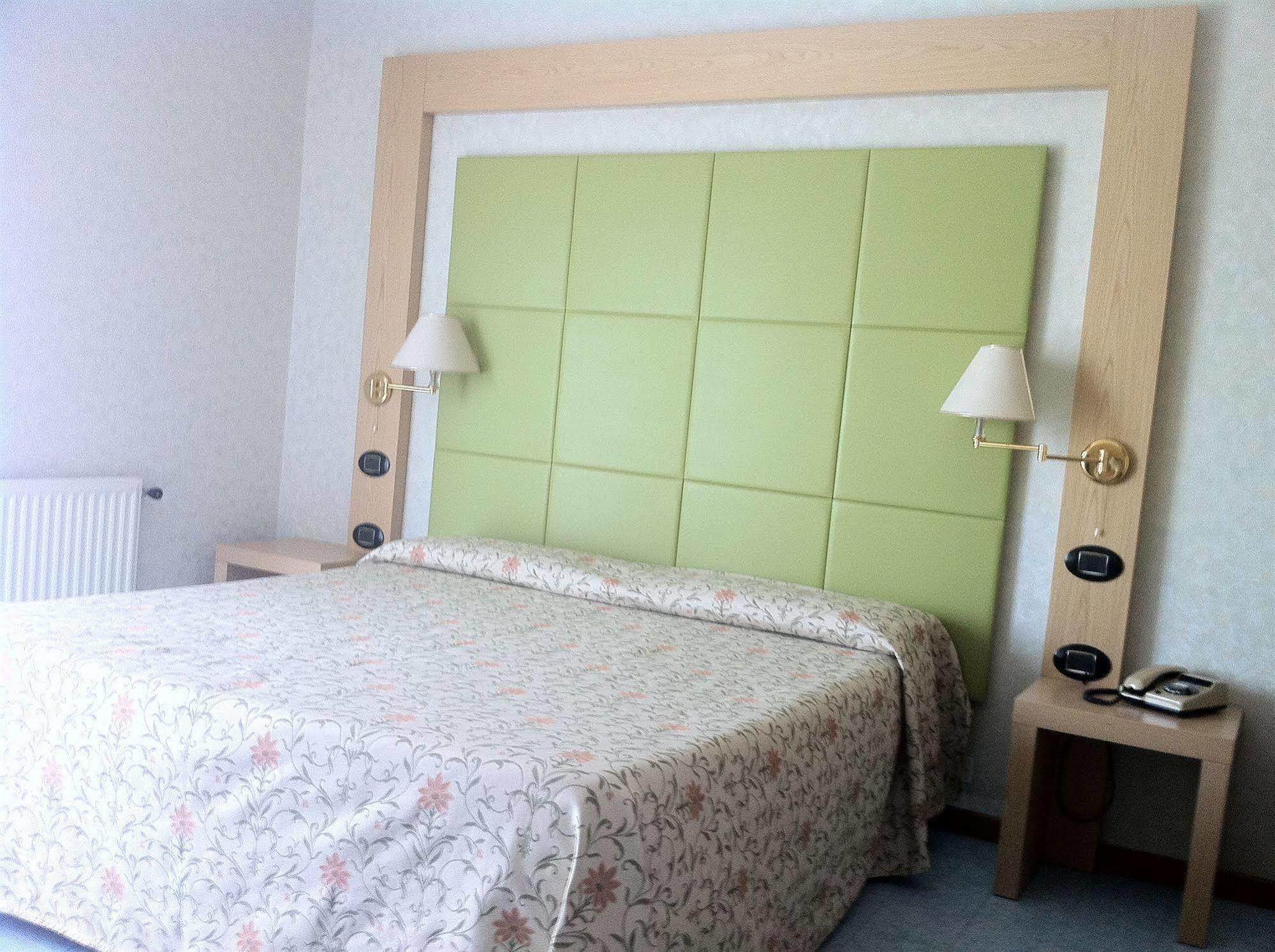 Hotel Lido Deiva Marina Ngoại thất bức ảnh